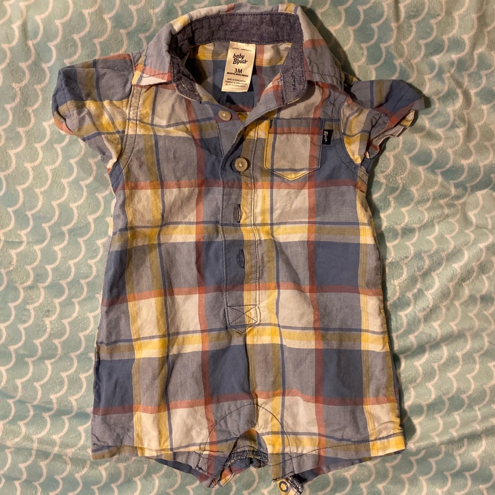 3 month body suit. Worn once.